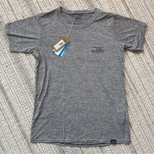 Patagonia capilene cool daily shirt Graphic Woman’s Size XS Outdoor Gorpcore NWT